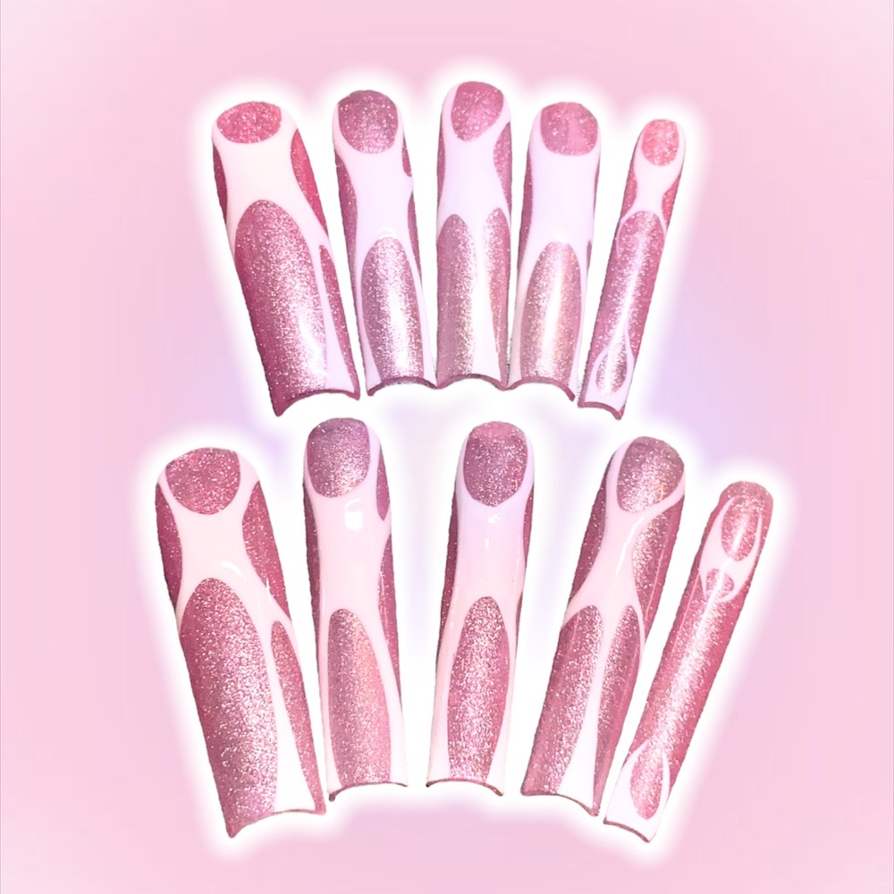 SET OF PRESS ON nails (DM TO ORDER)
"ARTSY GURL 2.0" Extra Long Squre Nail set